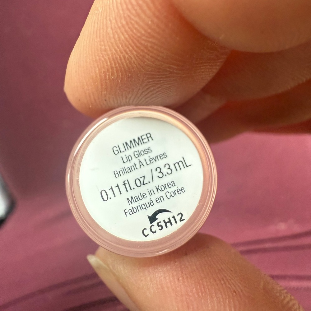 ❤️3/$25 RARE BEAUTY BY SELENA GOMEZ Positive Light Luminizing Lip Gloss -Glimmer - Picture 3 of 3